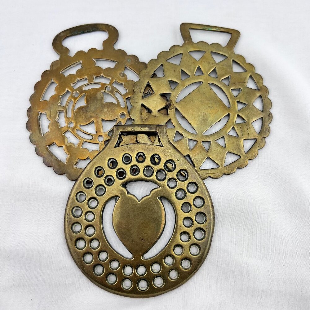 Brass Horse Medallion Antique Lot of 3 Heart Diamond Club Cart Suit Show Harness